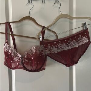 Lace Embroidered Bra Set in Burgundy